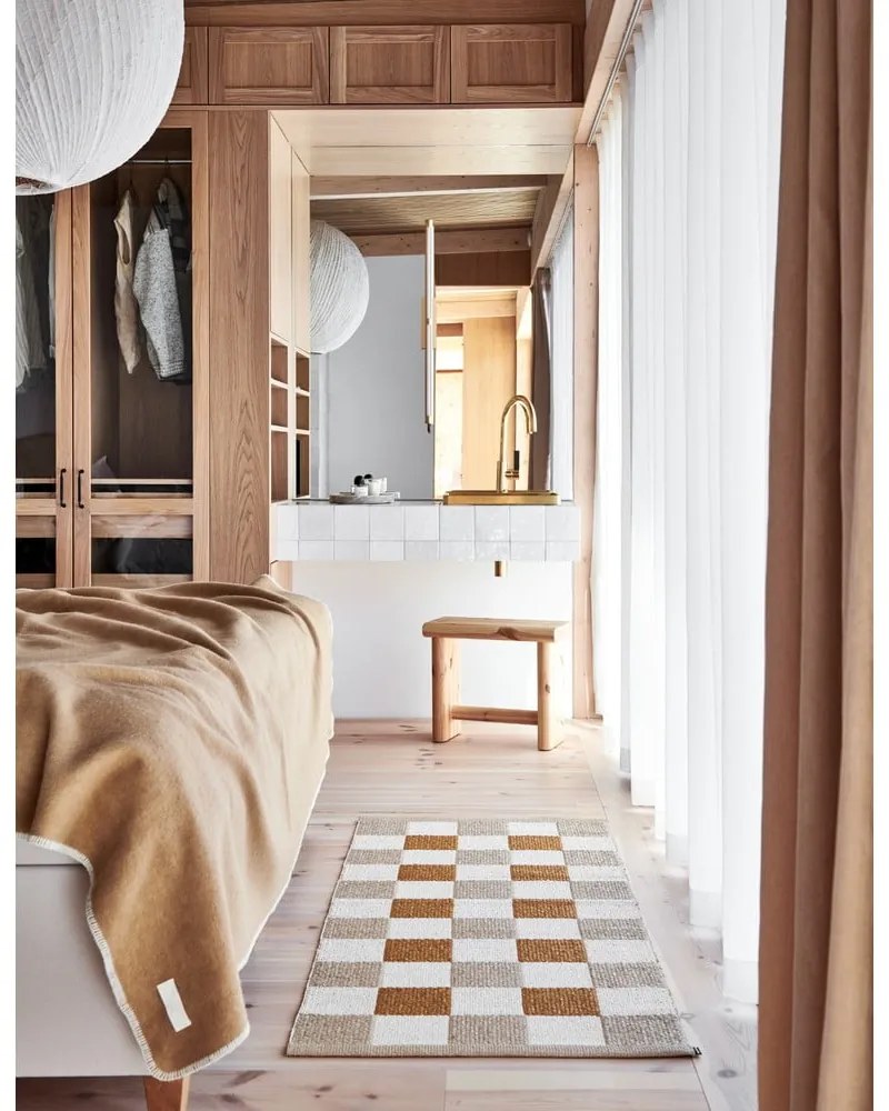 Covor tip traversă pentru interior și exterior galben ocru/bej 70x240 cm Pix Vanilla Ochre – Pappelina