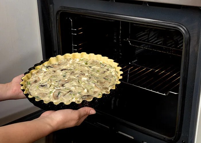 Forma tarta 28 cm cu margini ondulate si invelis stone antiaderent Nature NAVA NV 103 159