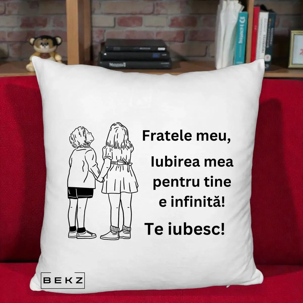 Cadou pentru Frate - Perna Personalizata Fratele Meu Te Iubesc Copii Tinand Maini Line Art, 40x40 cm, Alb Pufos, Husa Detasabila, Perna Inclusa, BEKZ®