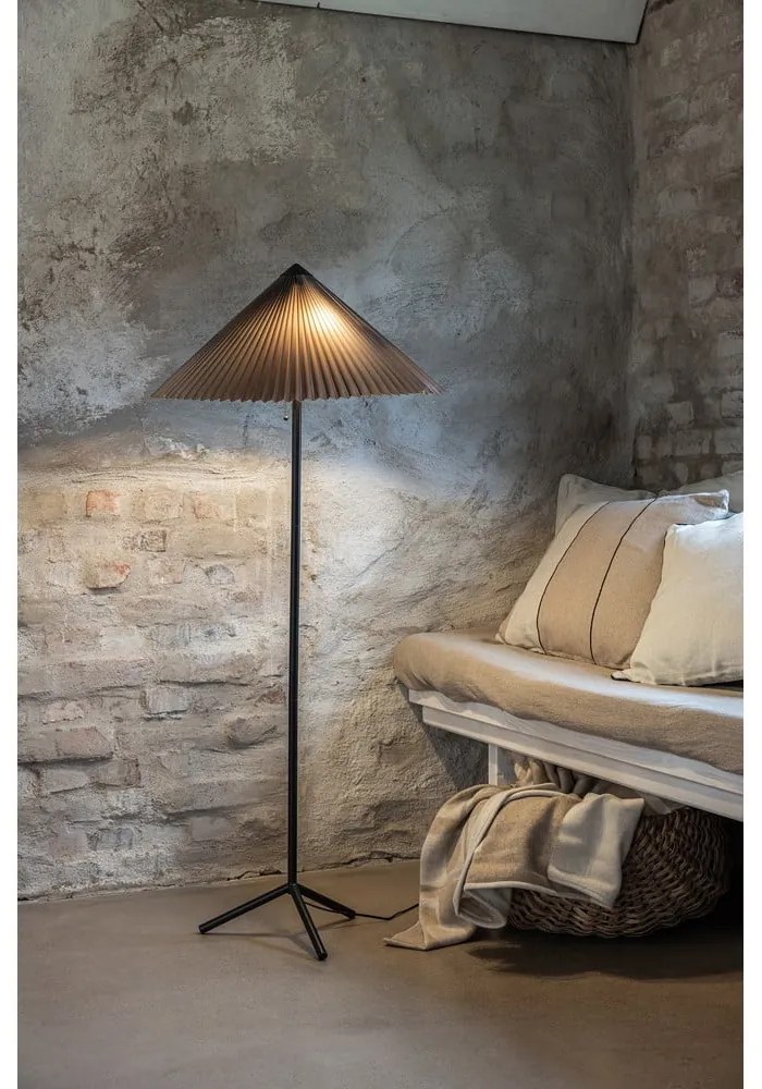 Lampadar negru-gri cu abajur textil (înălțime 140 cm) Plisado – Markslöjd