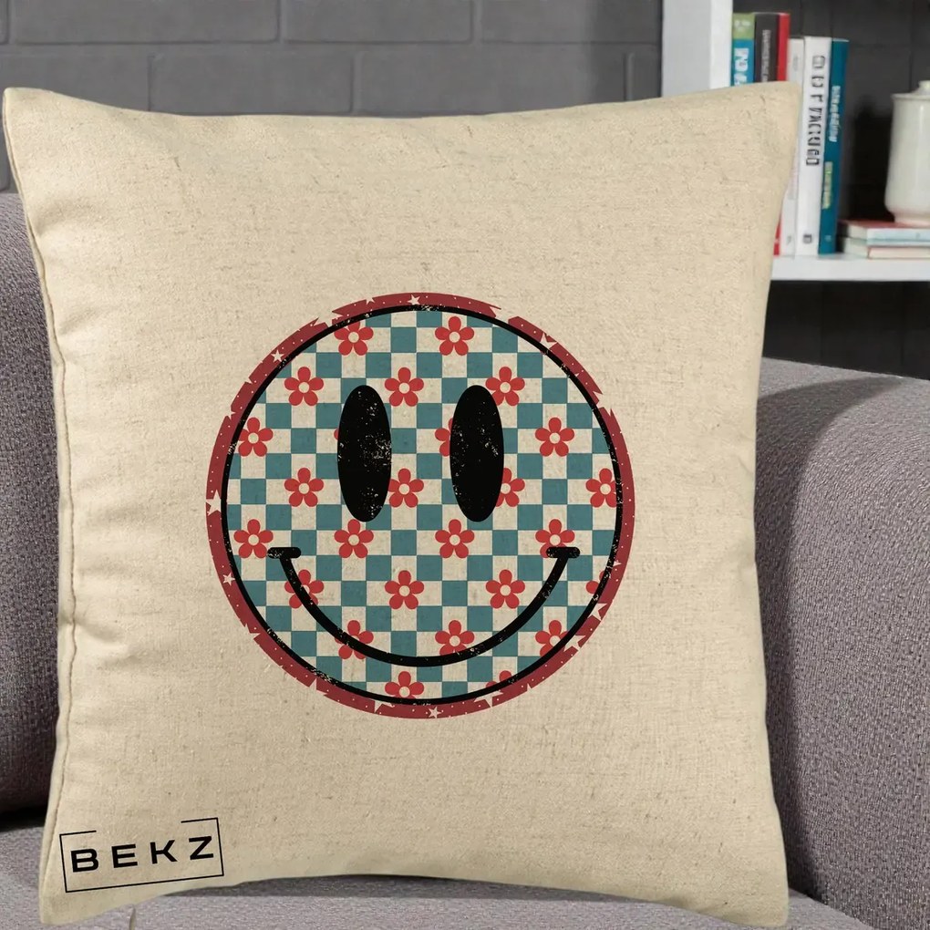 Perna Decorativa Smiley Face Checkered cu Floricele, 40x40 cm, Bej, Husa Detasabila, Perna Inclusa, BEKZ®