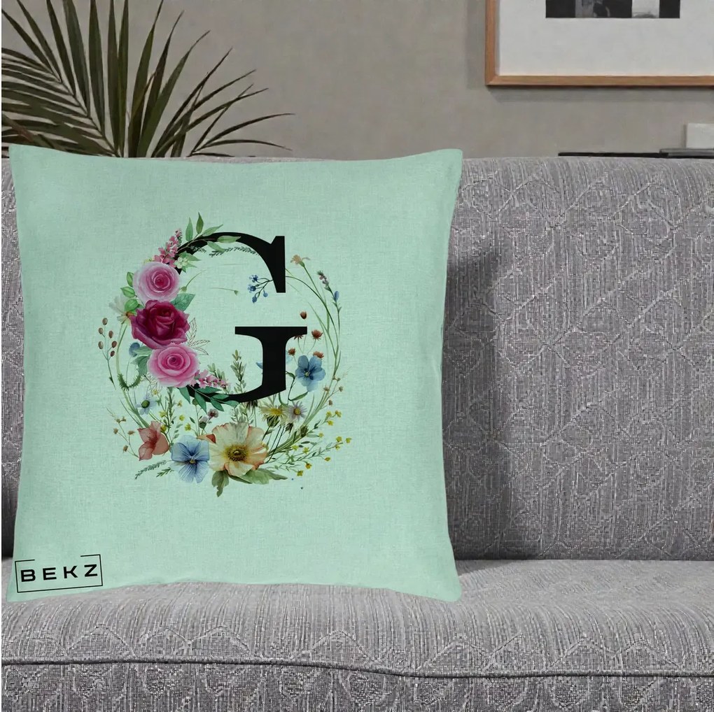 Cadou Personalizat - Perna Personalizata Monogram Litera G cu Flori Acuarela, 40x40 cm, Verde Menta, Husa Detasabila, Perna Inclusa, BEKZ®