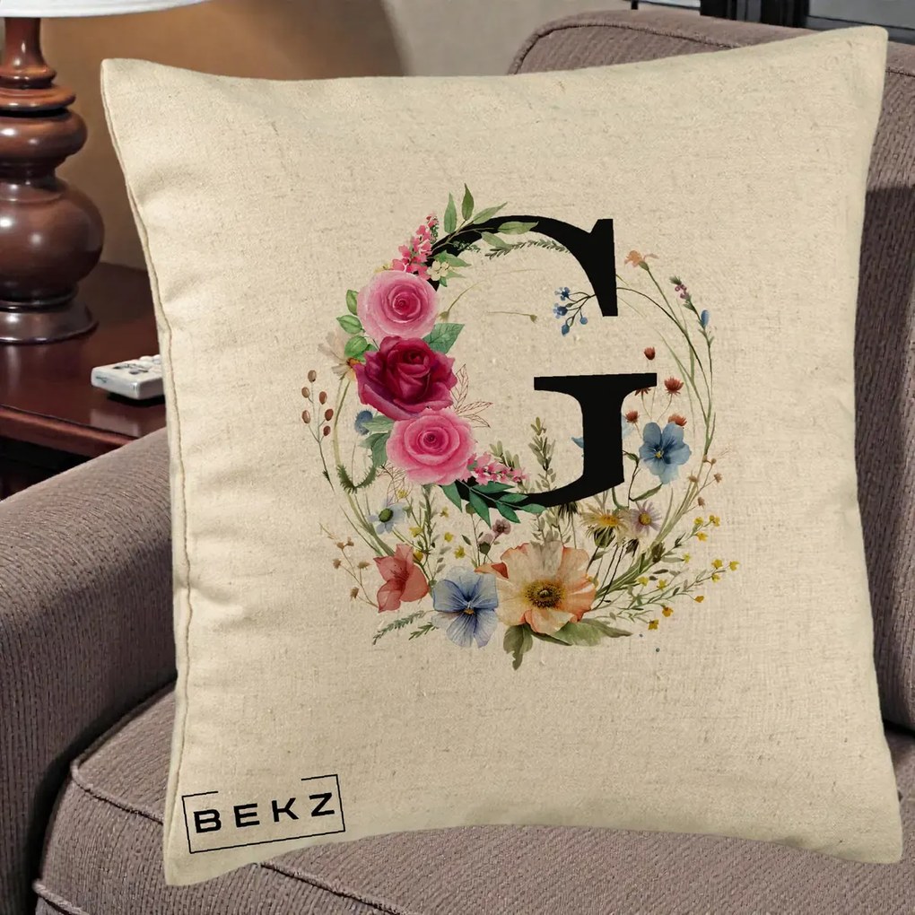 Cadou Personalizat - Perna Personalizata Monogram Litera G cu Flori Acuarela, 40x40 cm, Bej, Husa Detasabila, Perna Inclusa, BEKZ®