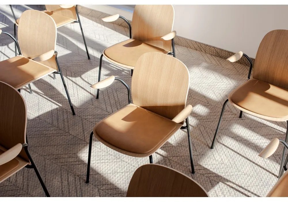 Scaune de dining maro coniac/în culoare naturală cu cotiere/stivuibile 2 buc. cu aspect de lemn de stejar Book – Gazzda