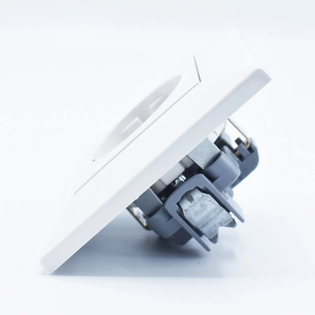 Priza simpla cu impamantare si protectie copil Arkedia Pansonic, ST, alba