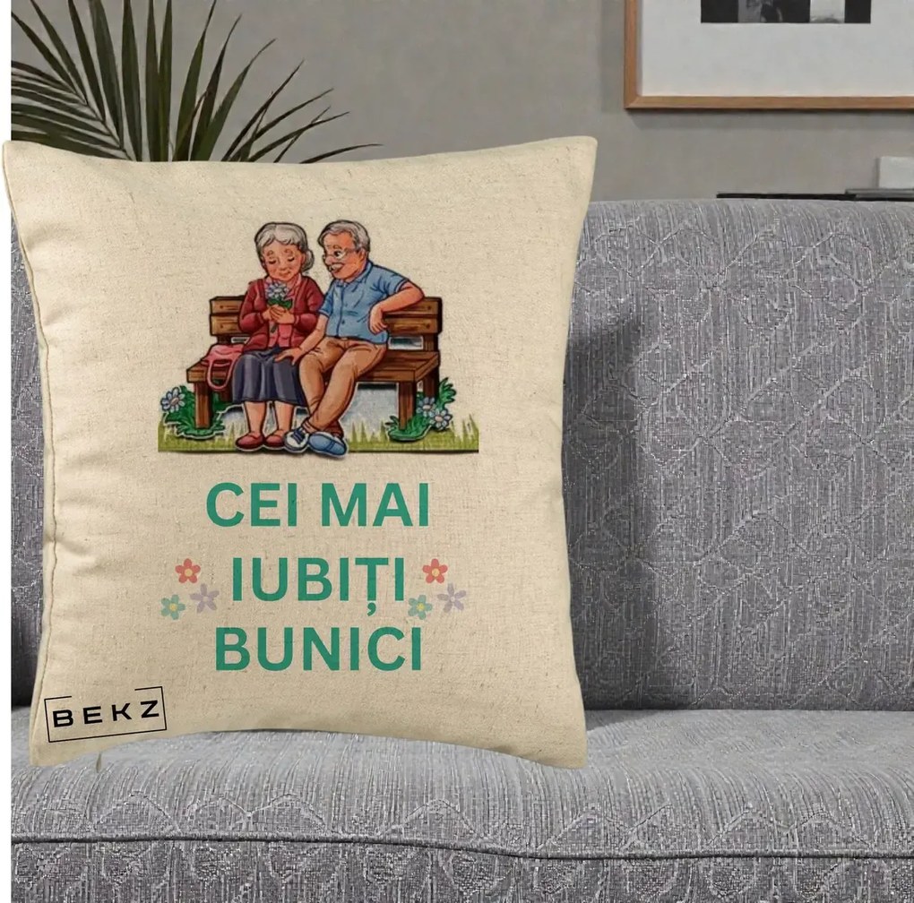 Cadou pentru Bunici - Perna Personalizata Cei Mai Iubiti Bunici Cuplu pe Banca Ilustratie, 40x40 cm, Bej, Husa Detasabila, Perna Inclusa, BEKZ®