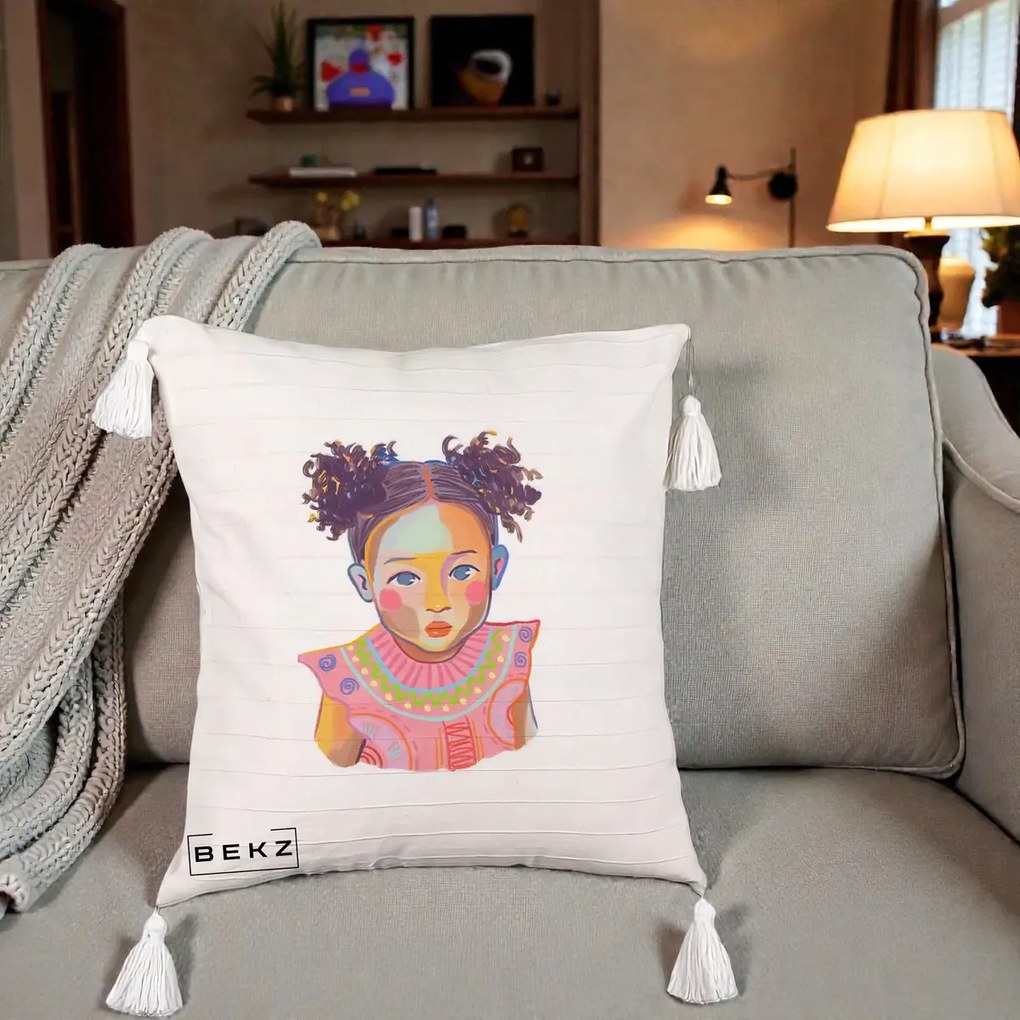 Perna Decorativa Fetita Vesela Portret Colorat, 40x40 cm, Bej cu Franjuri, Husa Detasabila, Perna Inclusa, BEKZ®