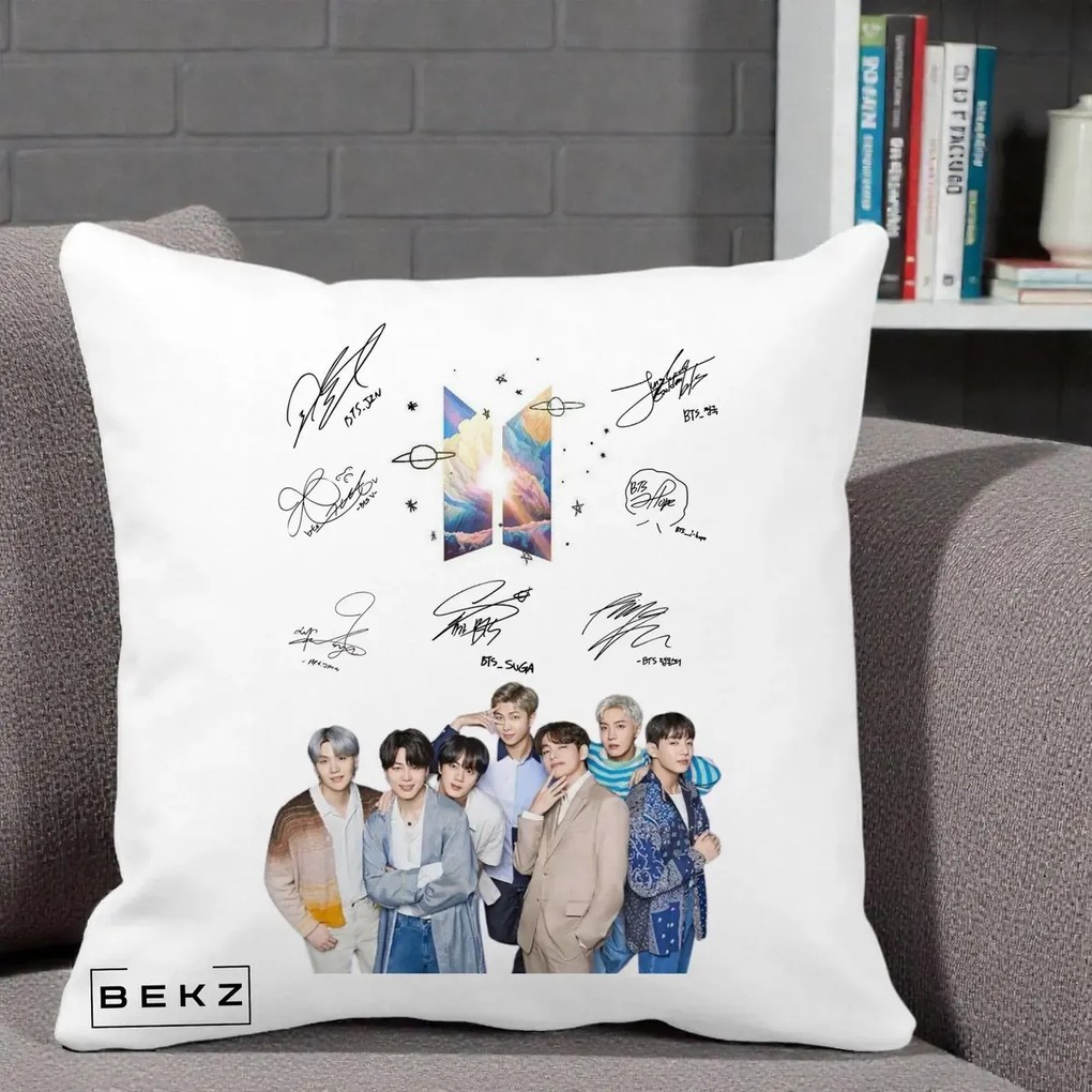 Perna Personalizata K-pop BTS Autografe Toti Membrii Fotografie, 40x40 cm, Alba Mata, Husa Detasabila, Perna Inclusa, BEKZ®