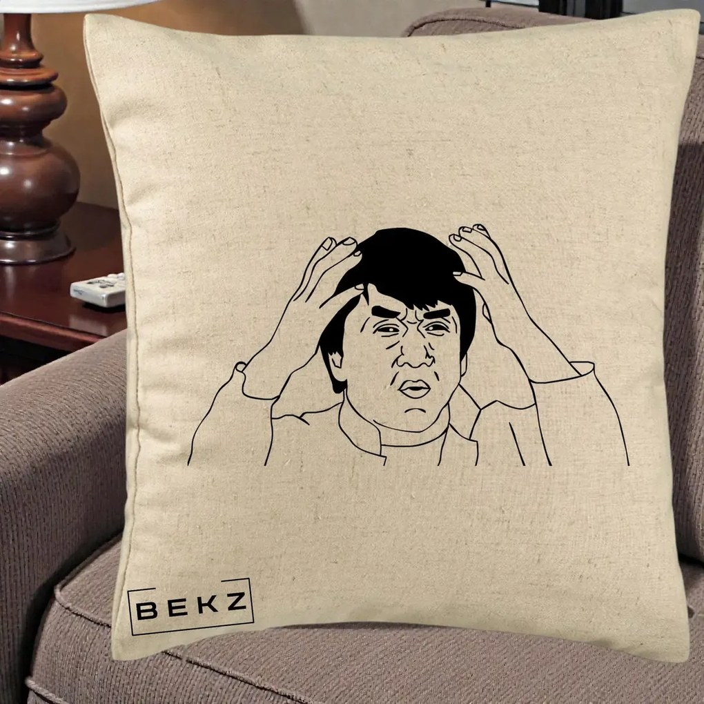 Perna Decorativa Jackie Chan WTF, 40x40 cm, Bej, Husa Detasabila, Perna Inclusa, BEKZ®