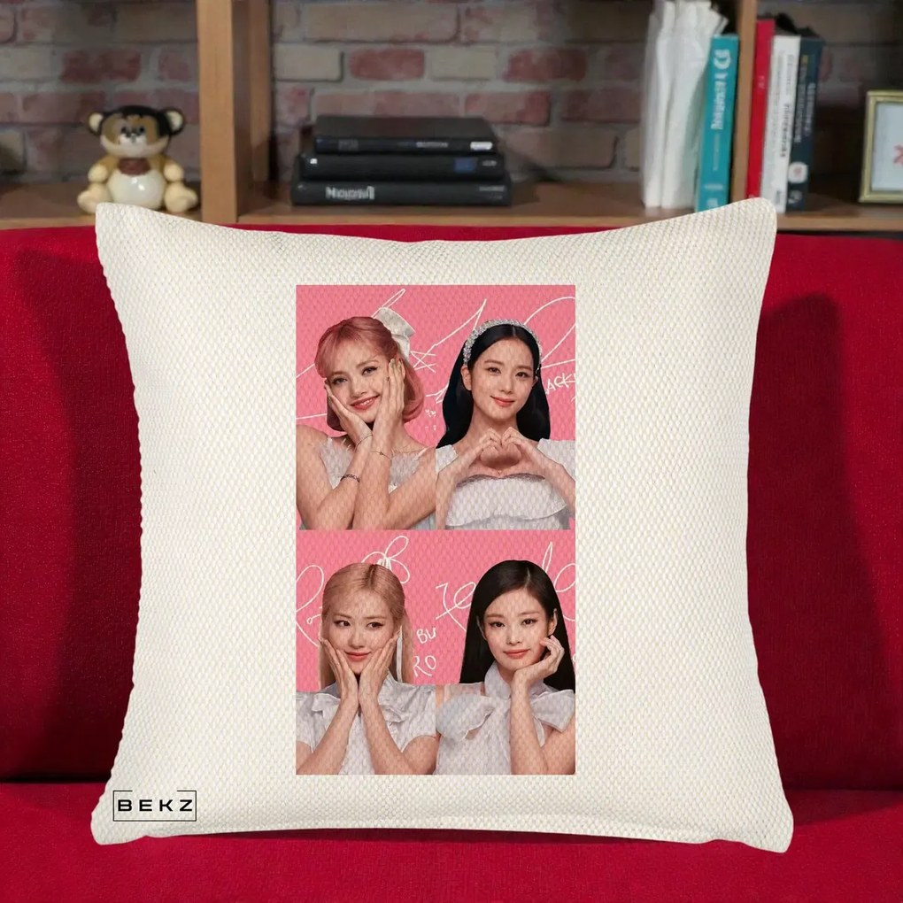 Perna Personalizata K-pop BLACKPINK Colaj Roz, 40x40 cm, Crem Reliefat, Husa Detasabila, Perna Inclusa, BEKZ®