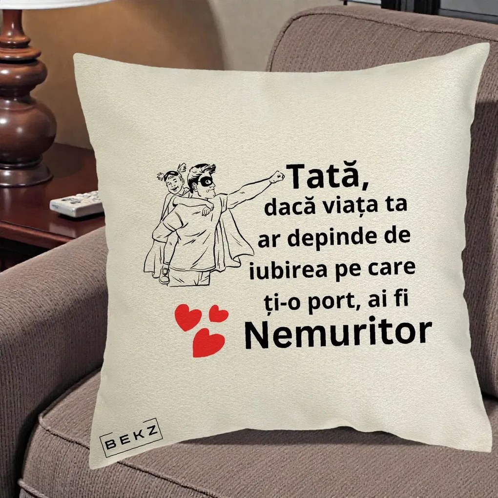Cadou pentru Tata - Perna Personalizata Tata Nemuritor Supererou cu Masca, 40x40 cm, Ecru, Husa Detasabila, Perna Inclusa, BEKZ®