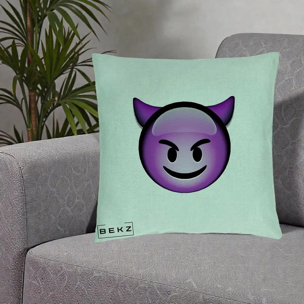 Perna Decorativa Emoji Diavol Mov, 40x40 cm, Verde Menta, Husa Detasabila, Perna Inclusa, BEKZ®