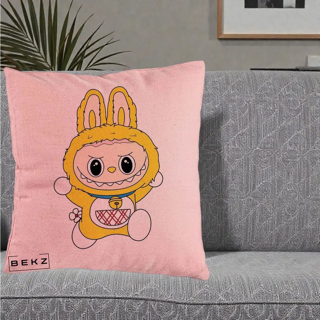 Perna Personalizata Labubu Galben Doraemon, 40x40 cm, Roz, Husa Detasabila, Perna Inclusa, BEKZ®