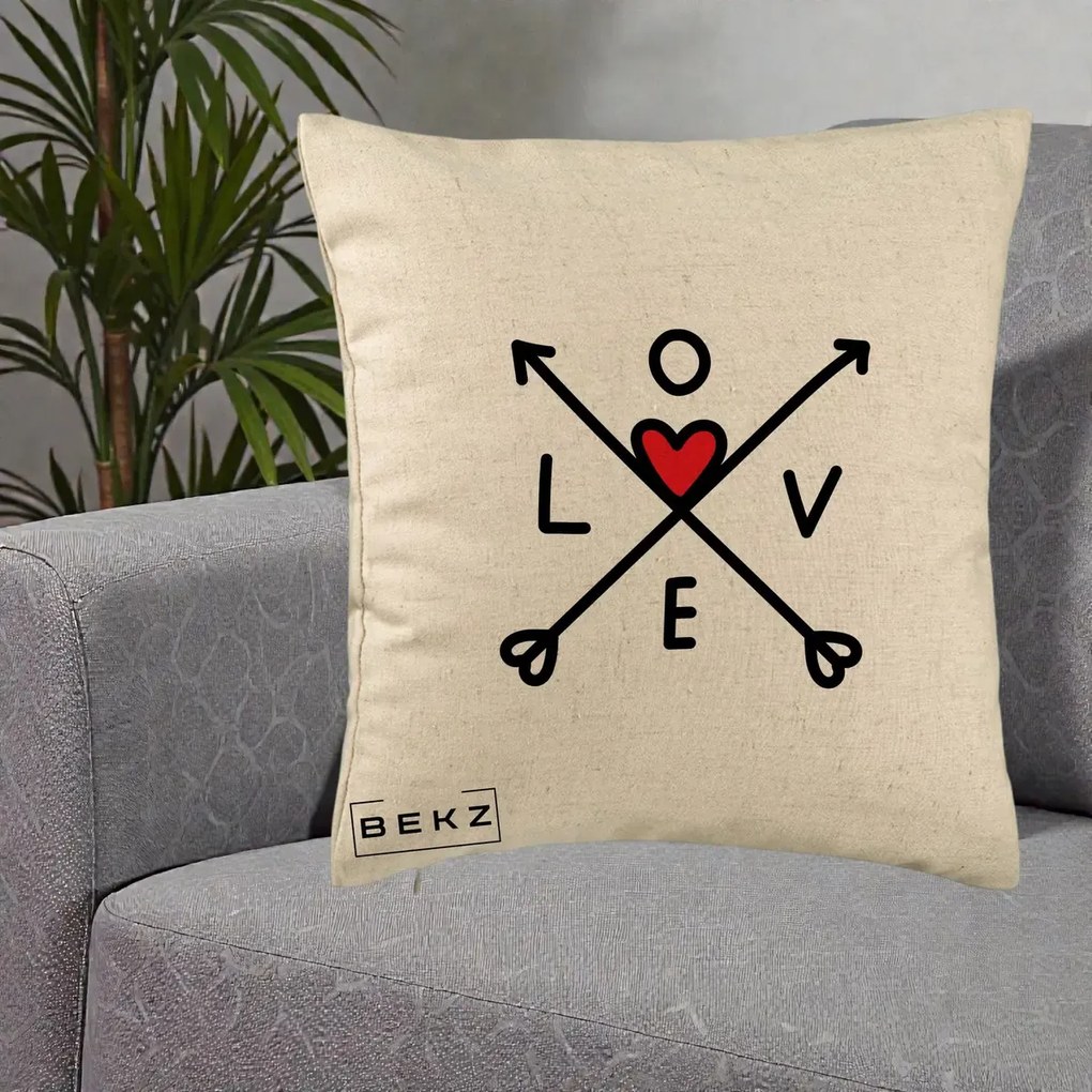 Perna Decorativa Love cu Sageti Incrucisate si Inima Rosie, 40x40 cm, Bej, Husa Detasabila, Perna Inclusa, BEKZ®
