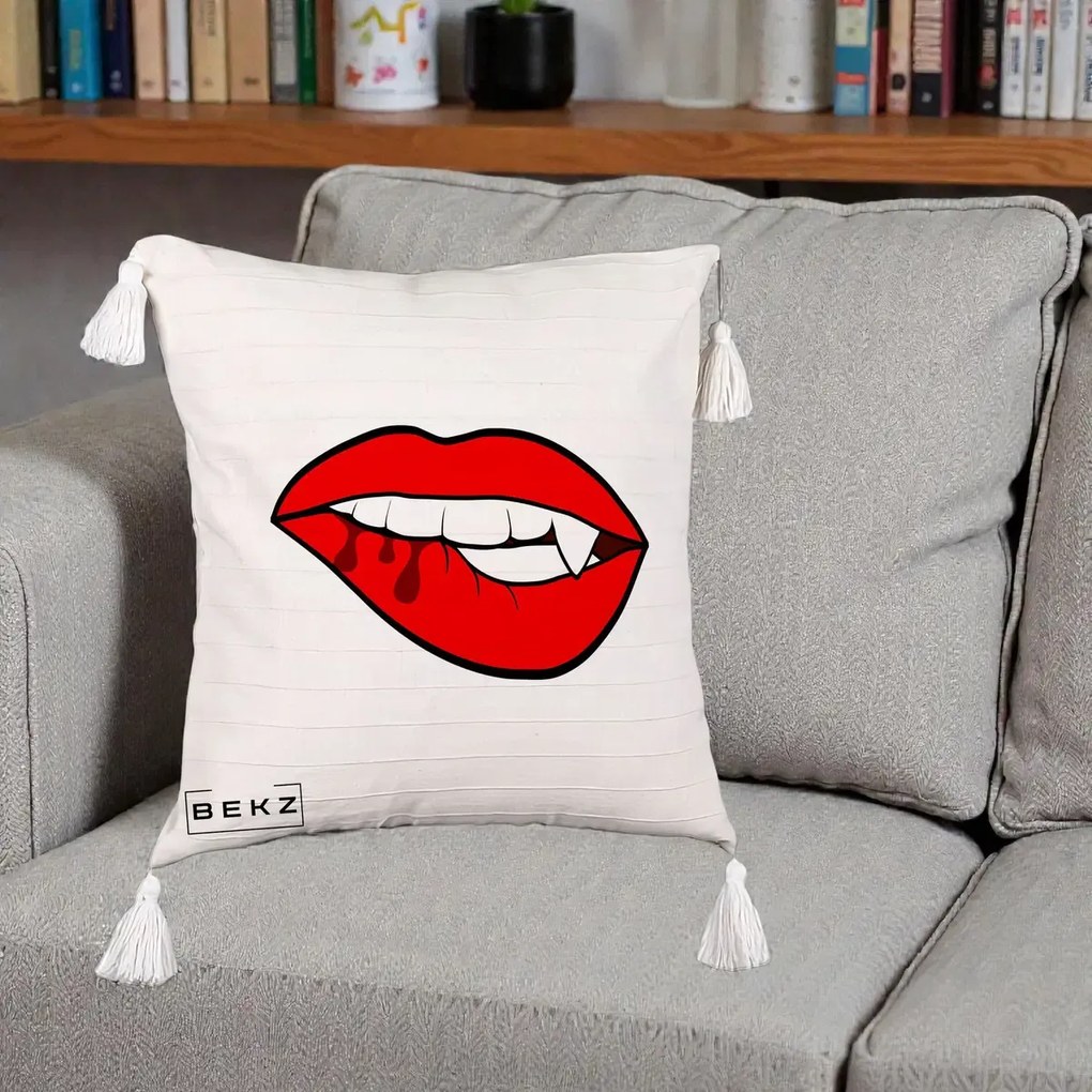 Perna Decorativa Vampire Lips Halloween, 40x40 cm, Bej cu Franjuri, Husa Detasabila, Perna Inclusa, BEKZ®