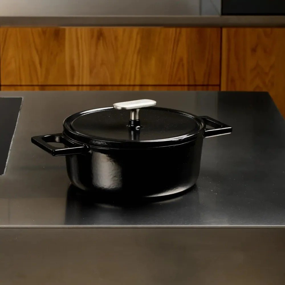 Cratiță cu capac din fontă 2 l adecvată pentru plita cu inducție Mattia 3.0 – FABINI