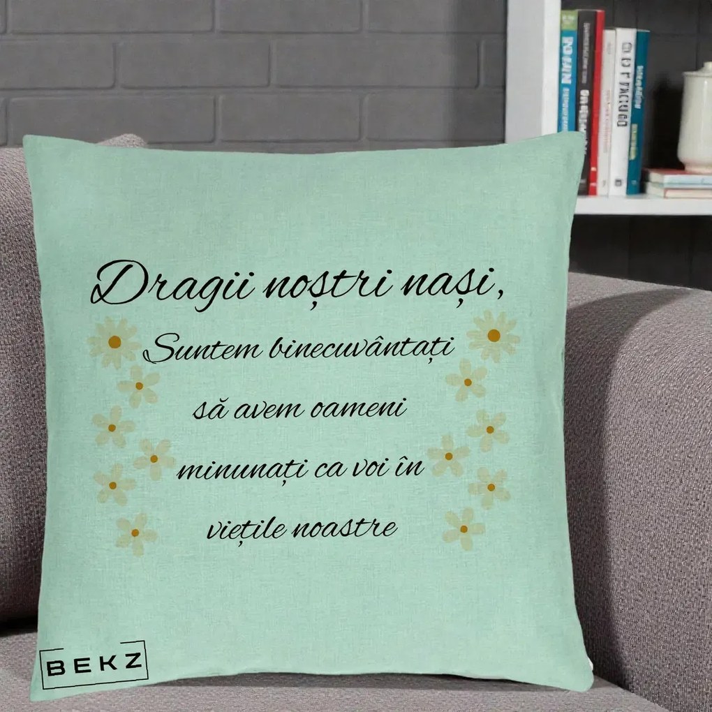 Cadou pentru Nasi - Perna Personalizata Dragii Nostri Nasi Suntem Binecuvantati cu Floricele, 40x40 cm, Verde Menta, Husa Detasabila, Perna Inclusa, BEKZ®