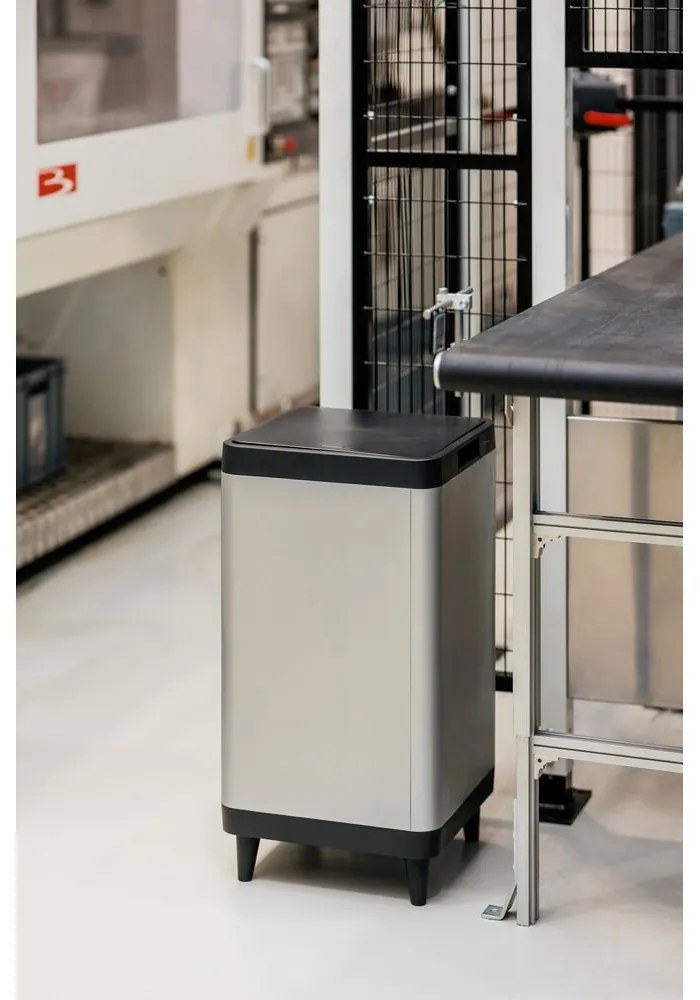 Coș de gunoi argintiu cu senzori de atingere din plastic 80 l Berlino – DEA HOME