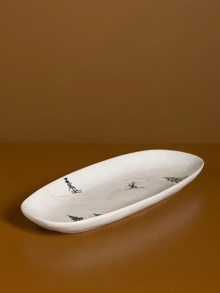 Platou de servire din ceramică albă, formă ovală, cu motive de iarnă pictate manual, 3,5 × 30,5 × 13 cm, „Slalom"
