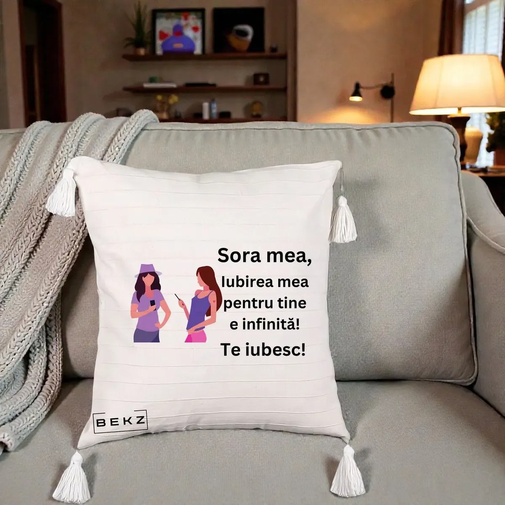 Cadou pentru Sora - Perna Personalizata Sora Mea Te Iubesc Doua Fete cu Telefoane, 40x40 cm, Bej cu Franjuri, Husa Detasabila, Perna Inclusa, BEKZ®