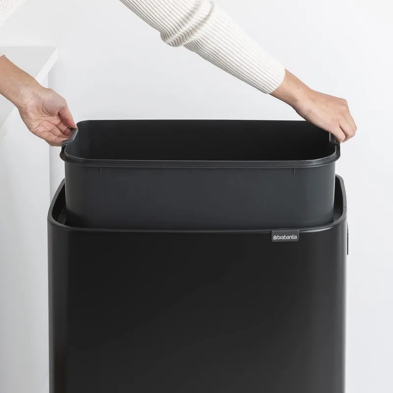 La mâna a doua: Cos pentru gunoi Brabantia Bo Touch Hi 1001260, 60 L, Inaltat, Deschidere lina si silentioasa, Negru mat