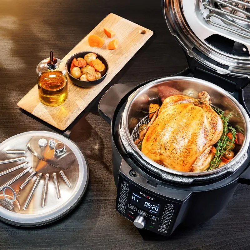Multicooker si friteuza Instant Pot Duo Crisp Ultimate Lid 140005901, 1500W, 6.2L, 11 programe, coș Ultimate Lid, EvenCrisp, negru