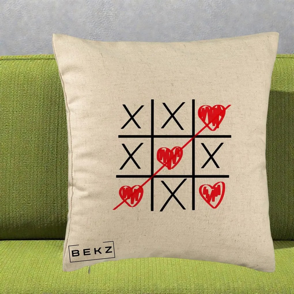 Cadou Romantic - Perna Personalizata Love Joc X si Inima cu Castigator Iubire, 40x40 cm, Bej, Husa Detasabila, Perna Inclusa, BEKZ®