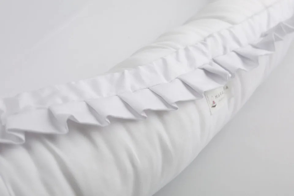 Babynest Shiny White Ruffle