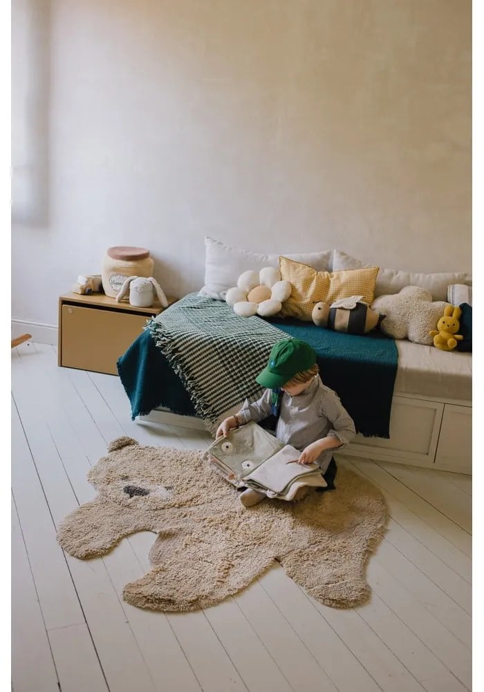 Covor pentru copii bej lavabil/țesut manual din bumbac 120x122 cm Bear – Lorena Canals
