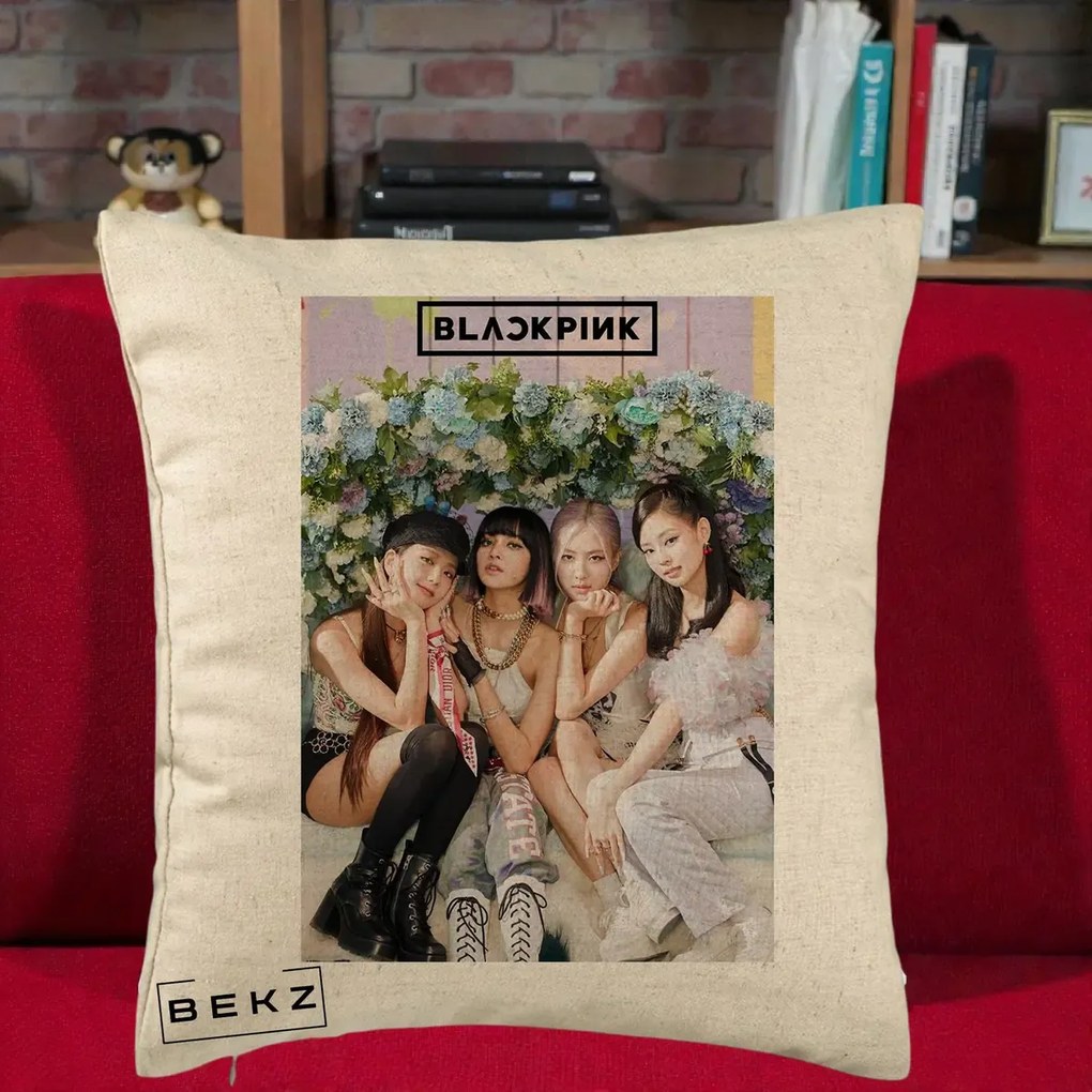 Perna Personalizata K-pop BLACKPINK Foto Grup, 40x40 cm, Bej, Husa Detasabila, Perna Inclusa, BEKZ®
