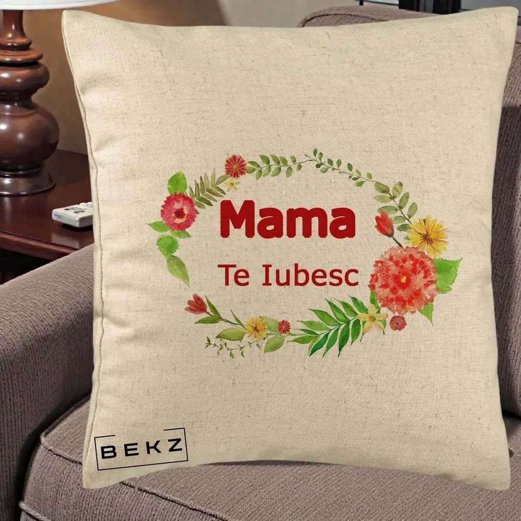 Cadou pentru Mama - Perna Personalizata Mama Te Iubesc Flori Rosii, 40x40 cm, Bej, Husa Detasabila, Perna Inclusa, BEKZ®