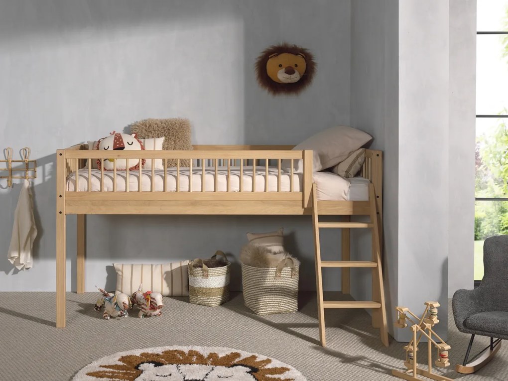 Set FORREST OAK este format dintr-un Pat copii matrimonial (90 x 200 cm) și un set textil asortat.