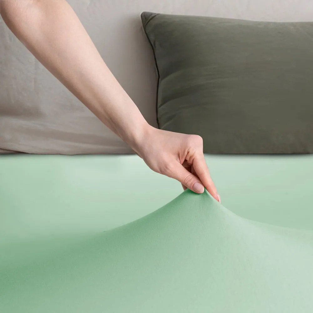 Cearceaf verde deschis din jerseu cu elastic 140x200 cm Amber – Restilo