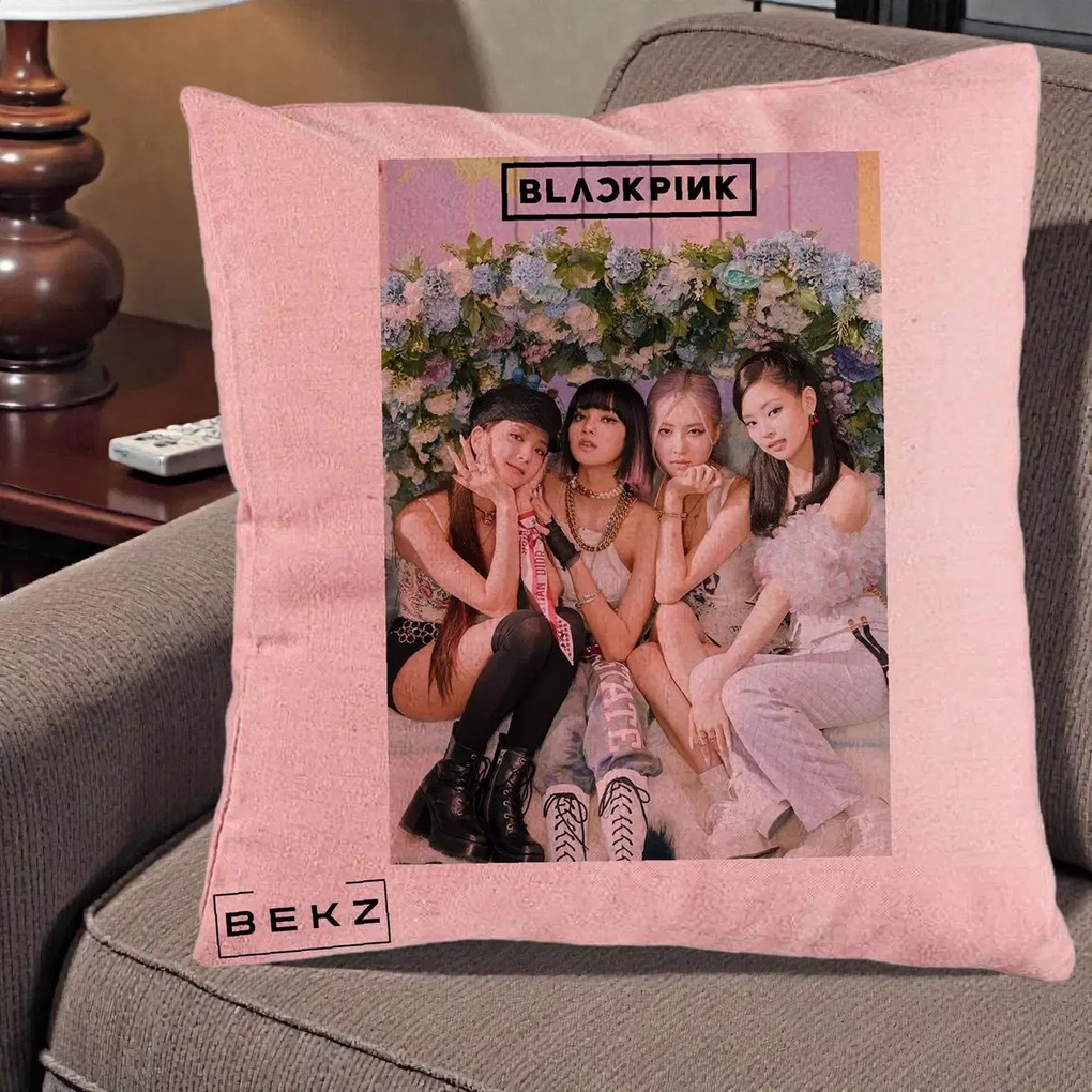Perna Personalizata K-pop BLACKPINK Foto Grup, 40x40 cm, Roz, Husa Detasabila, Perna Inclusa, BEKZ®
