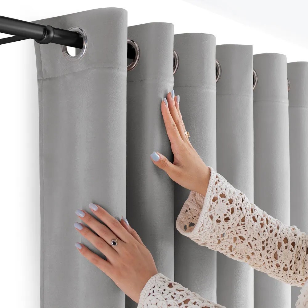 Draperie gri dimout (semi-opacă) din catifea 265x175 cm Velto – Filumi