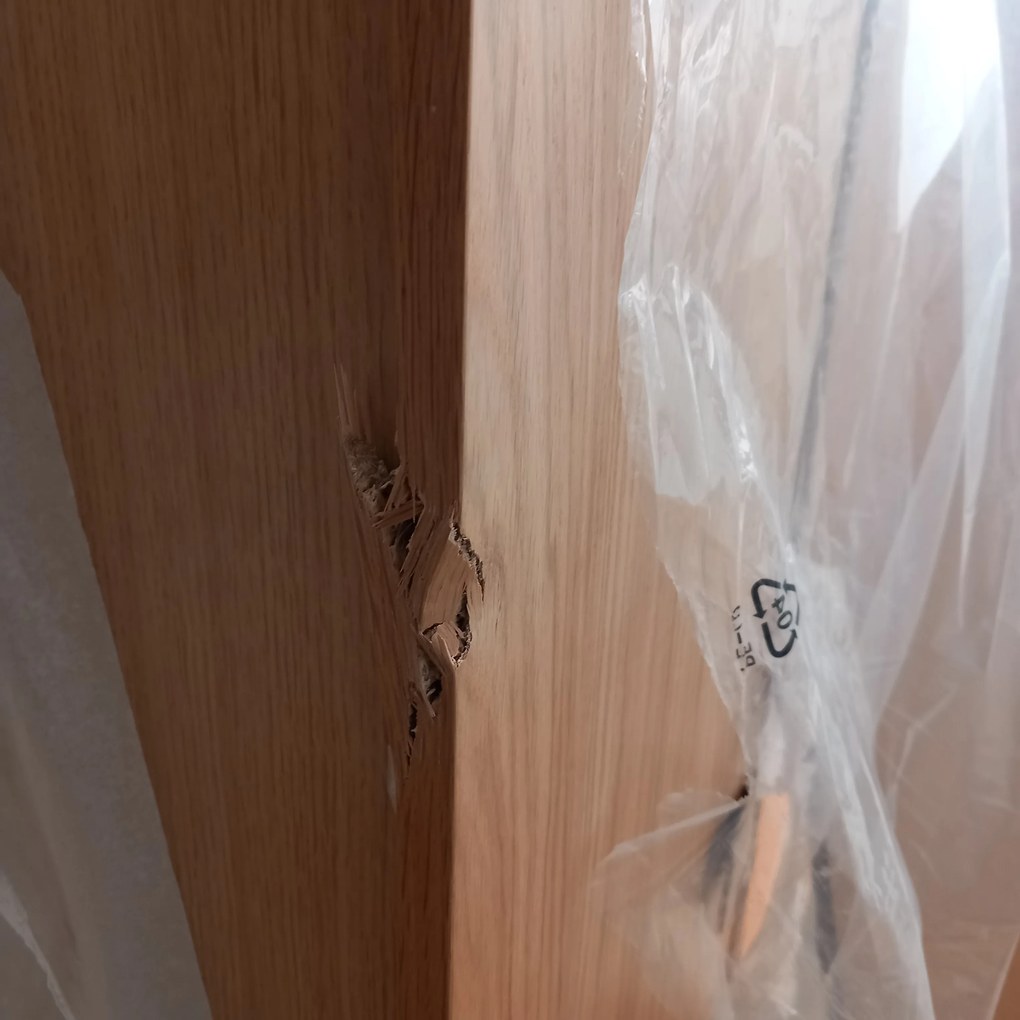 OFERTA Comoda LUCERO cu usi glisante si sertar, decor stejar a II-a calitate