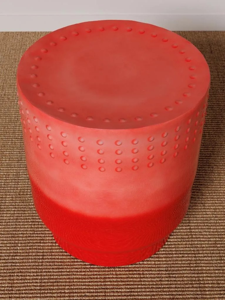 Măsuță de cafea rotundă din metal, roz și roșu, cu puncte în relief, finisaj lucios, 49 x 41 cm, „Pastel”
