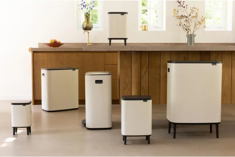 Cos de gunoi Brabantia Bo Touch Hi 1010457, 60 l, Manere laterale, Picioare reglabile, Bej