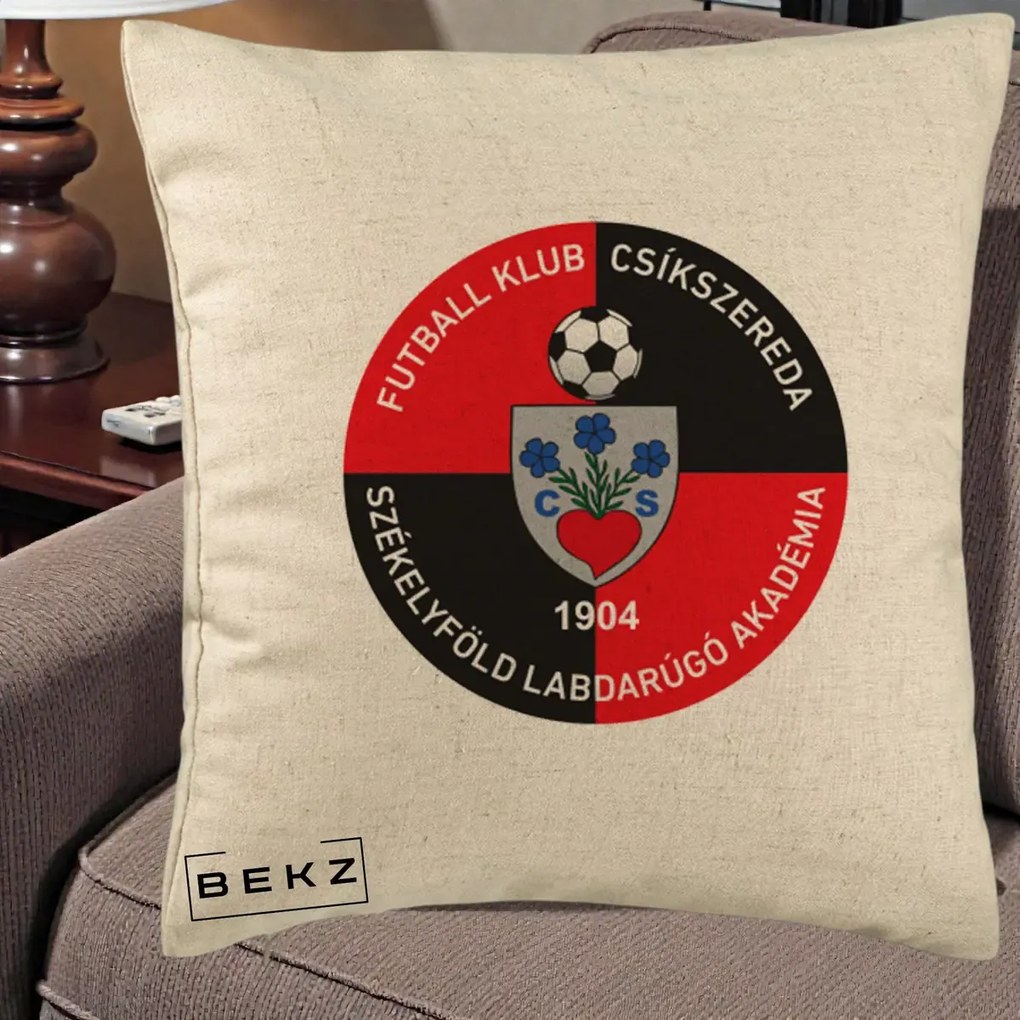 Perna Personalizata FK Csikszereda 1904 Fotbal, 40x40 cm, Bej, Husa Detasabila, Perna Inclusa, BEKZ®