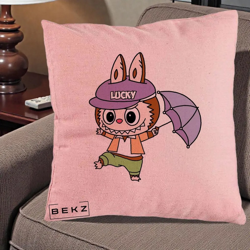 Perna Personalizata Labubu Lucky cu Umbrela, 40x40 cm, Roz, Husa Detasabila, Perna Inclusa, BEKZ®
