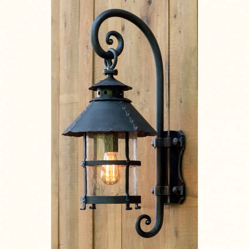 Aplica iluminat exterior design medieval cu felinar rotund si acoperis nituit, din fier forjat, WL 3003
