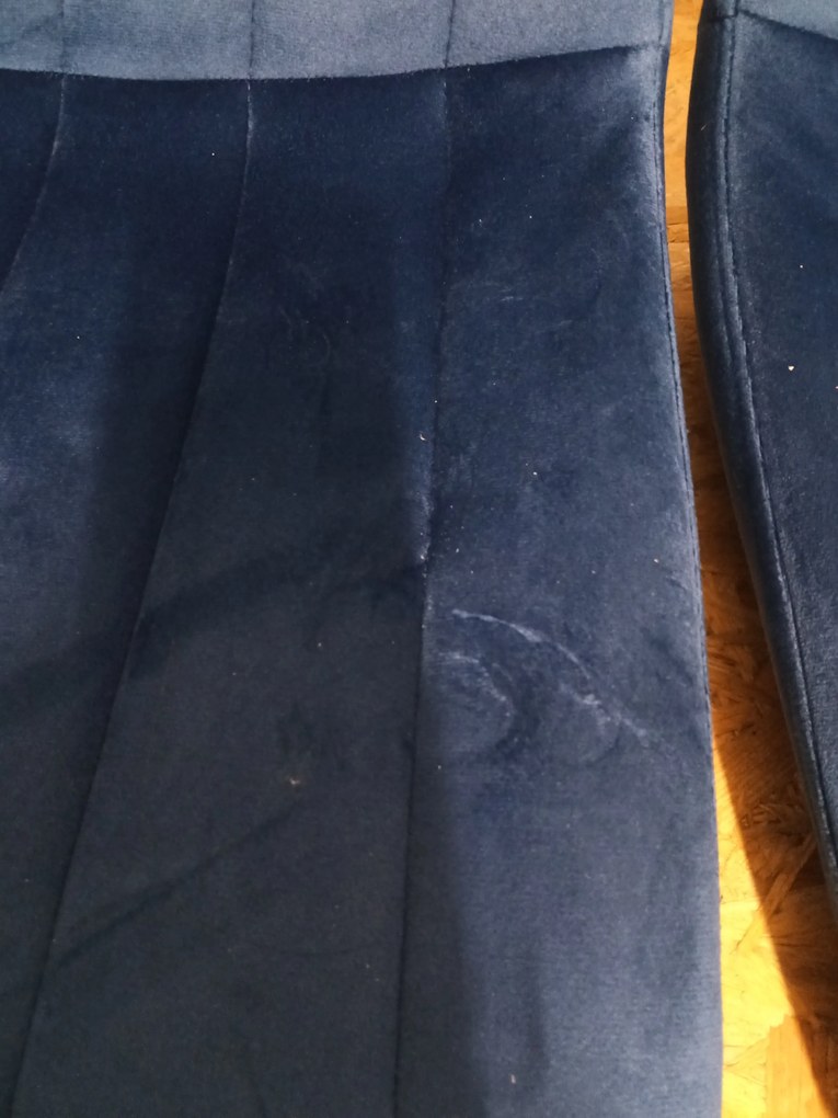 OFERTA Scaun din catifea albastra LAVA cu picioare negre II. calitate