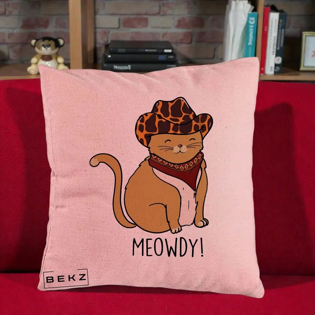 Perna Decorativa Pisica Cowboy Meowdy, 40x40 cm, Roz, Husa Detasabila, Perna Inclusa, BEKZ®