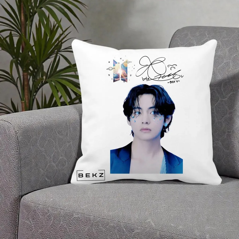 Perna Personalizata K-pop BTS V Taehyung Portret cu Autograf, 40x40 cm, Alba Mata, Husa Detasabila, Perna Inclusa, BEKZ®