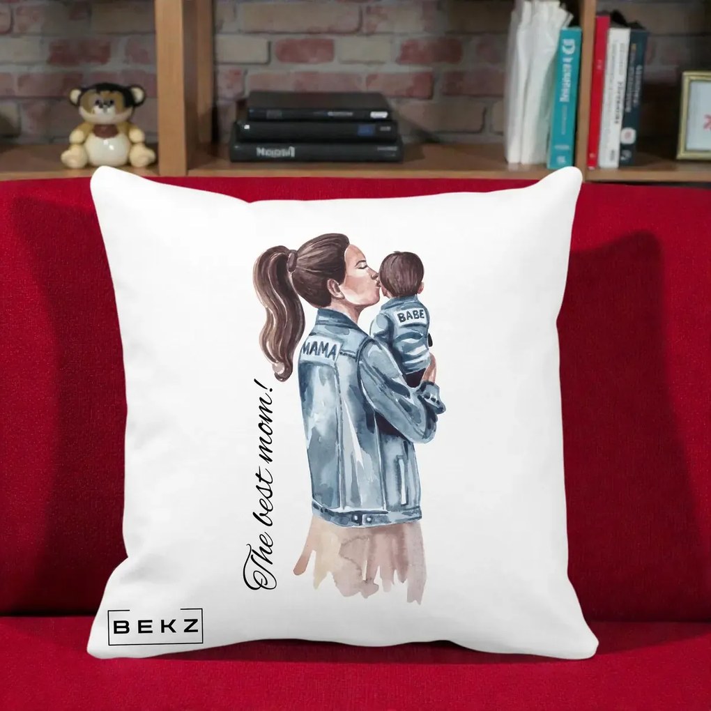 Cadou pentru Mama - Perna Personalizata The Best Mom Jachete, 40x40 cm, Alba Mata, Husa Detasabila, Perna Inclusa, BEKZ®