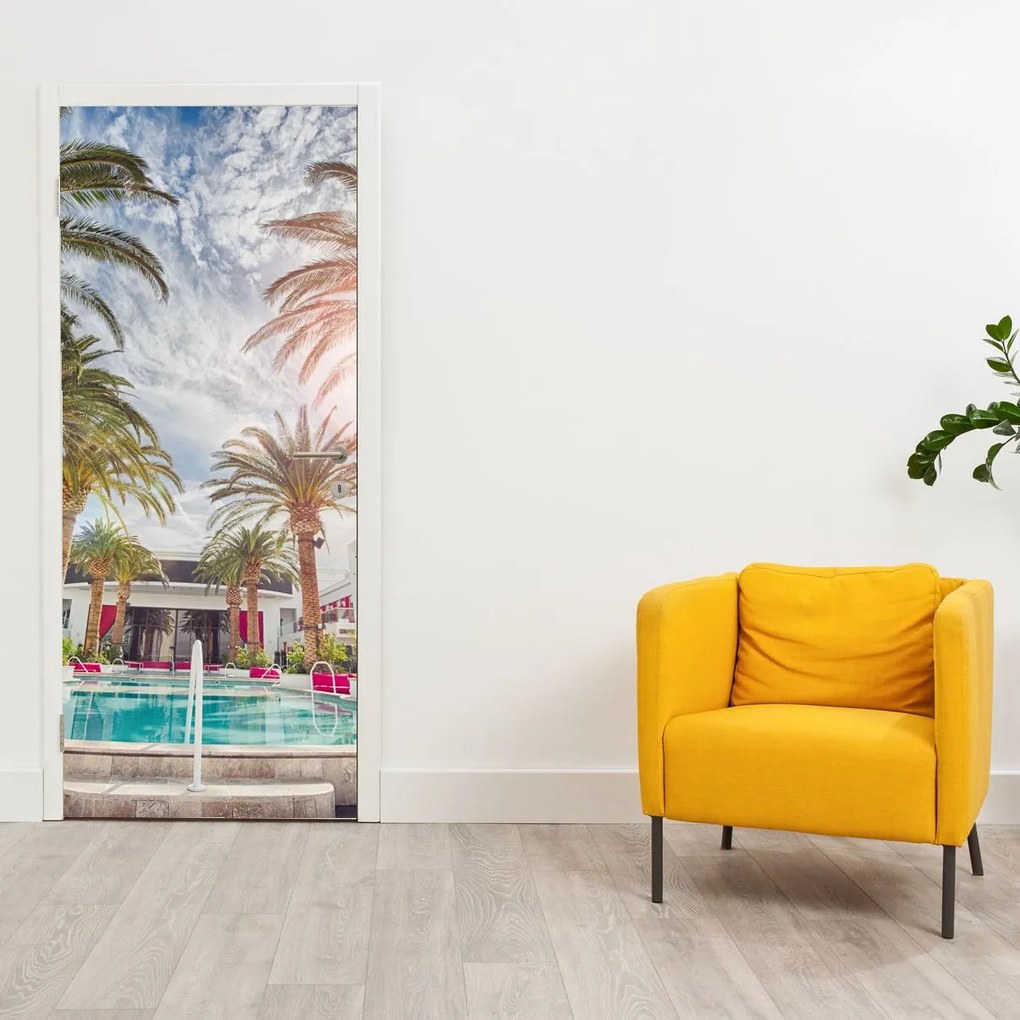Fototapet pentru ușă - Palmieri și piscină (95x205cm)