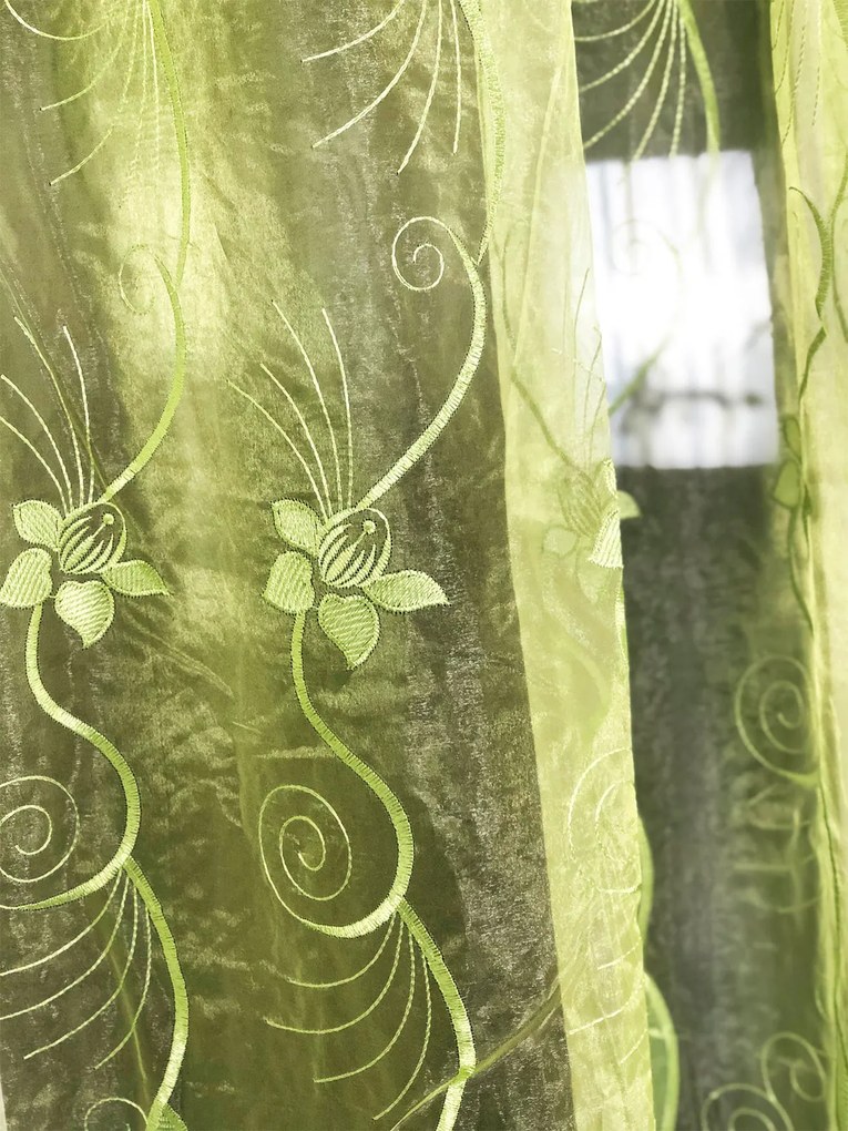 Perdea din voal nuanță verde și broderie verde cod 2041