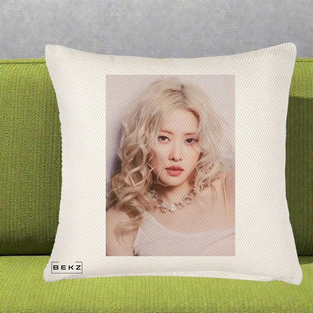 Perna Personalizata K-pop BLACKPINK Rose, 40x40 cm, Crem Reliefat, Husa Detasabila, Perna Inclusa, BEKZ®