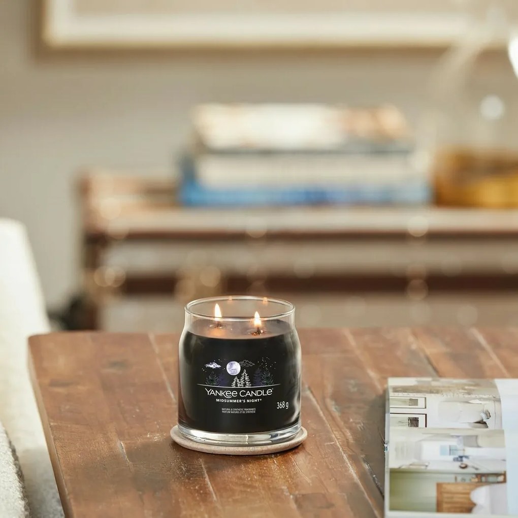 Lumânare parfumată medie Yankee Candle Signature Midsummer’s Night, 368 g, M