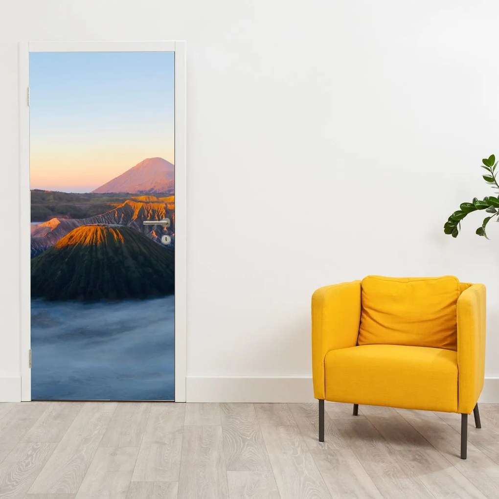 Fototapet pentru ușă - Munții Bromo din Indonezia (95x205cm)